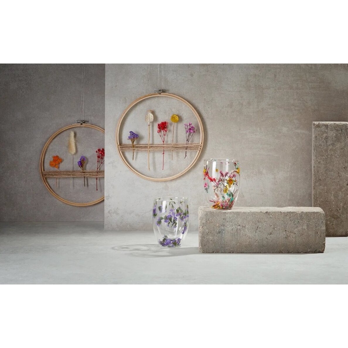 “EDITHA” Double-Walled Glass Cup with Dried Flowers, 0.3 l 1